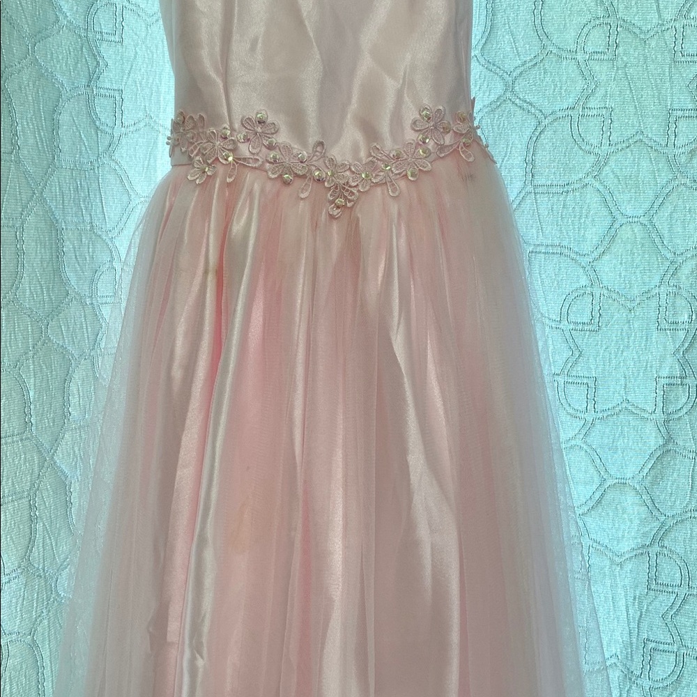 Girl’s size 10 light pink dress like new